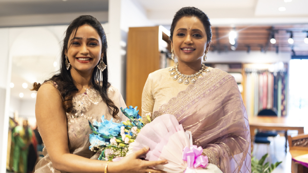 Anchor Suma unveils XITI Wavess Manohari Collections In Hyderabad