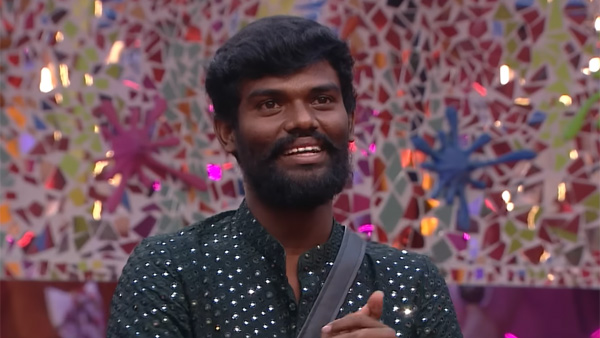  Pallavi Prashanth Kiss to Rathika Rose in Bigg Boss Show