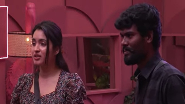  Pallavi Prashanth Kiss to Rathika Rose in Bigg Boss Show