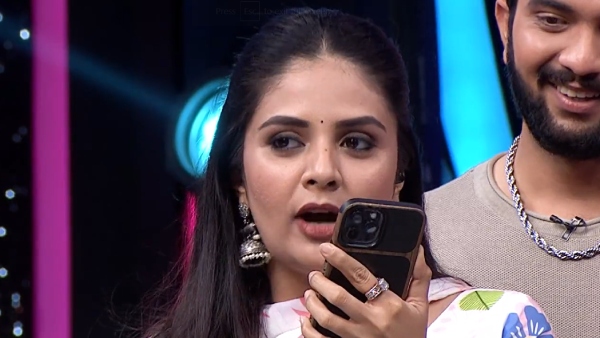 Anchor Sreemukhi Fun With Maanas Nagulapalli Fiance in Parivaaram starwars Programe