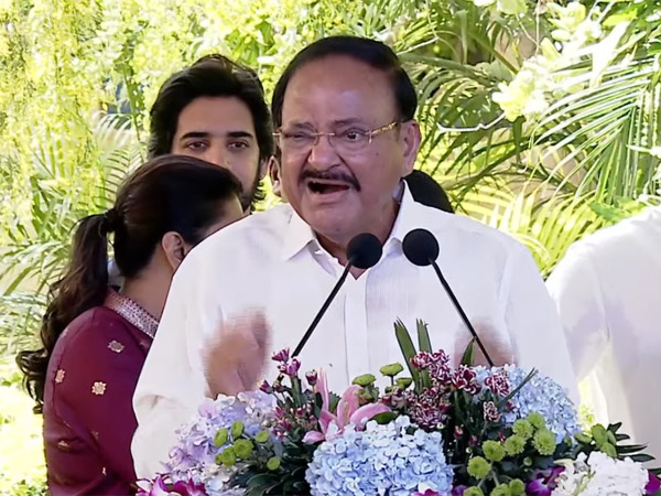 Venkaiah Naidu sensational comments on hereditary politics in India