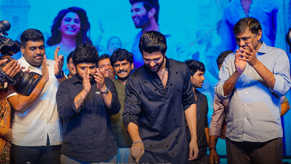 Vijay Deverakonda announced to donate 1 crore rupees