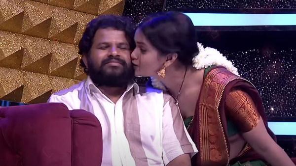  Girl Gives Kiss To Hyper Aadi in Dhee Show Show