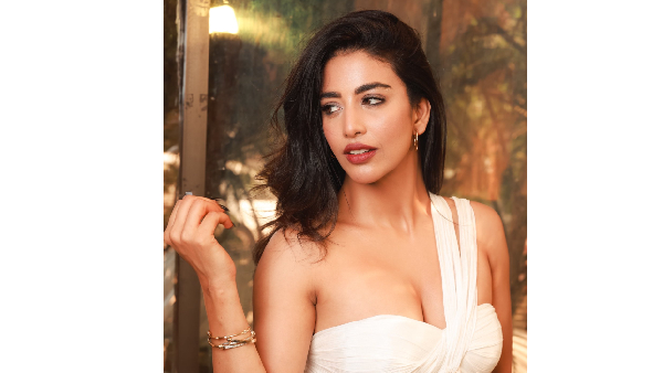 Zombie Reddy Fame Daksha Nagarkar Gorgeous Looking Photo Viral