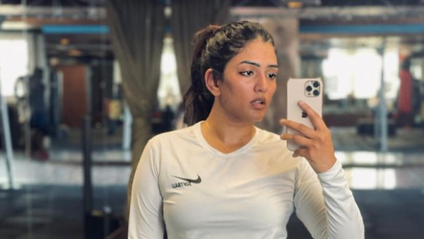 Telugu Heroine Eesha Rebba Stunning Video Shakes Internet