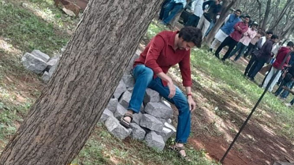 Mahesh Babu Traditional Look Highlight In Guntur karam Movie Mahesh Babu Traditional Look Highlight In Guntur karam Movie