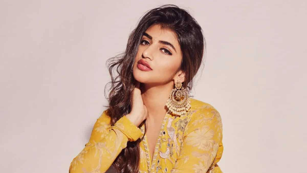 Heroine Sreeleelas comments on lip lock is a lie says netizens