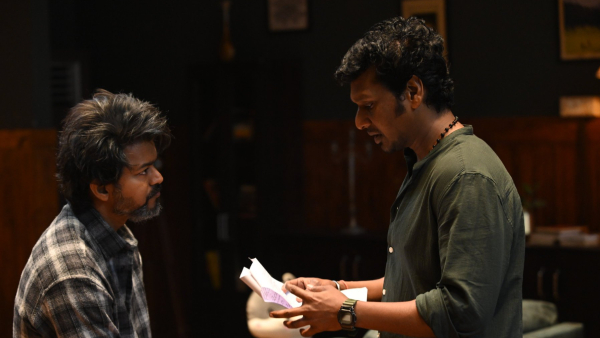 An angry person tore the screen of Vijays Leo in the middle of screening in USA Video Goes Viral