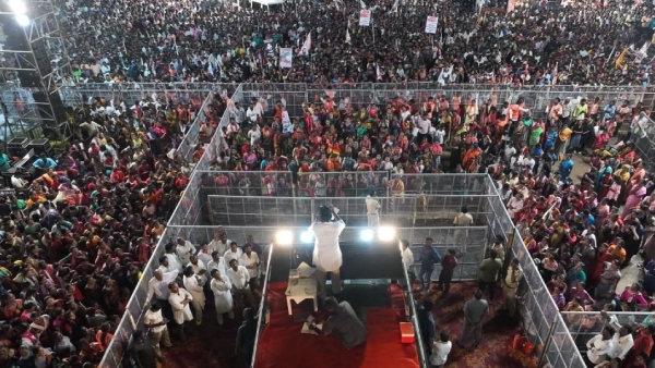 Pawan Kalyan blast on YS Jagan at 4th Varahi Vijaya Yatra at Avanigadda of Krishna District Pawan Kalyan blast on YS Jagan at 4th Varahi Vijaya Yatra at Avanigadda of Krishna District