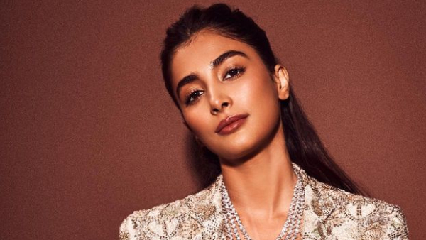 Do You Know Pooja Hegde Have How Many Cars And Building Check Details here