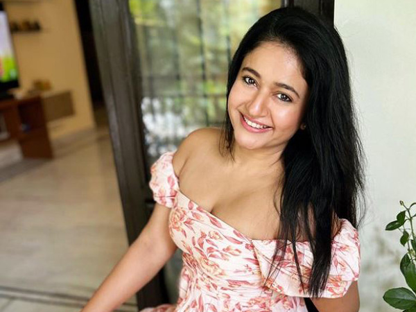 Poonam Bajwa Recent Instagram Photos Goes Viral