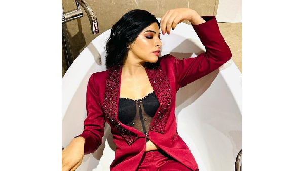 Jabardasth Fame Priyanka Singh Nice Looking Photos Viral In Internet