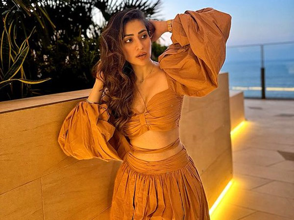 Heroine Raai Laxmi Latest Beautiful Photos Goes Viral 