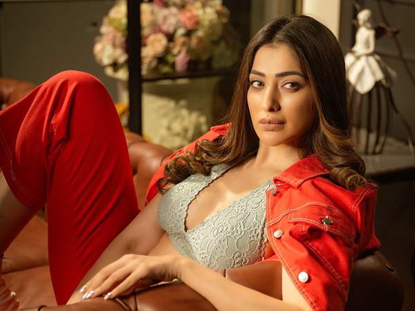 Raai Laxmi beautiful photos goes viral: Here are rattalus health, beauty, Glamour tips Raai Laxmi beautiful photos goes viral: Here are rattalus health, beauty, Glamour tips