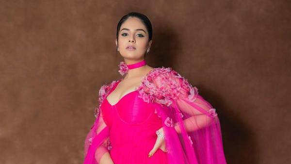 Anchor Sreemukhi Stunning Look Photos Goes Viral 