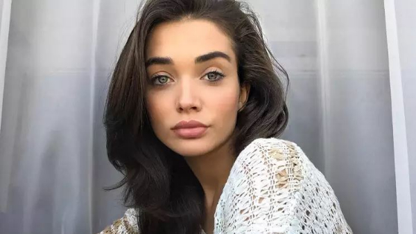 Heroine Amy Jackson Shares Fabulous Looking Photo in Instagram Heroine Amy Jackson Shares Fabulous Looking Photo in Instagram