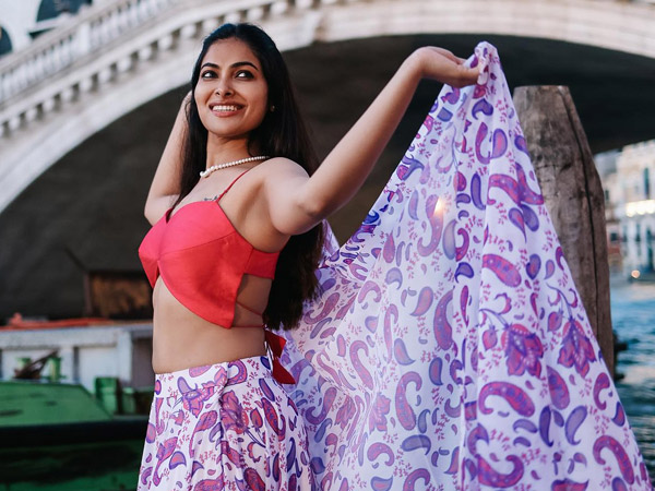 Pushpa 2 Actress Divi Vadthya Latest Good Looking Photos Viral