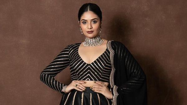 Manchu Manoj Fun With Sreemukhi in Malli Malli Idi Rani Roju Show