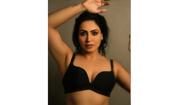 Telugu Heroine Nandini Rai Beautiful Looking Photos Viral