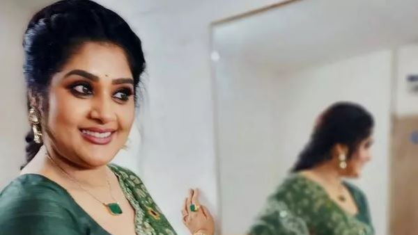  Heroine Shailaja Priya Good Looking Saree Photos Goes Viral 