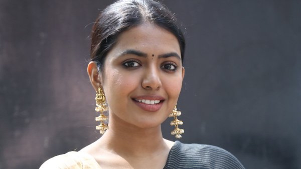  Heroine Shivani Rajashekar reacts on Differences with Mega family at Kota Bommali PS promotions