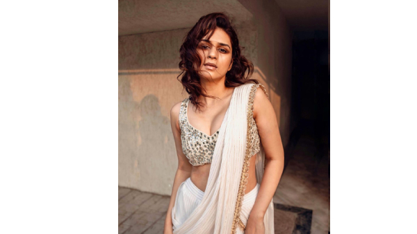 Tollywood Heroine Shraddha Das Looking Fantastic In Latest Photos Tollywood Heroine Shraddha Das Looking Fantastic In Latest Photos