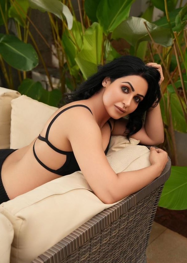 Hyderabad Actress Nandini Rai Latest Awesome Photos Shakes Internet