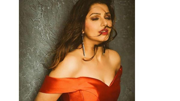 Tollywood Senior Actress Bhoomika Chawla Stunning Photos Goes Viral 