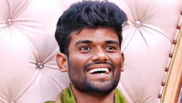 Pallavi Prashanth Rude Behavior With YouTubers After Title Bigg Boss Telugu 7 Winning Full Details Here