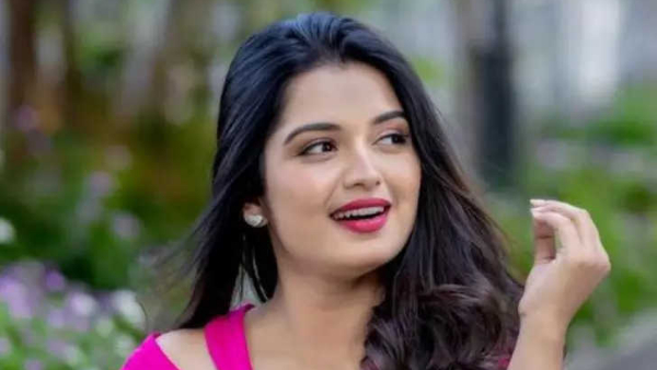 Shobha Shetty Took Blessing From Sivaji and Supports Arjun After Elimination Shobha Shetty Took Blessing From Sivaji and Supports Arjun After Elimination