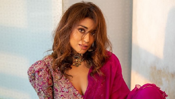  Tollywood Heroine Shriya Saran Stunning Look Photos Goes Viral