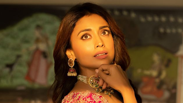  Tollywood Heroine Shriya Saran Stunning Look Photos Goes Viral