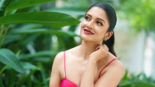  Heroine Vimala Raman Latest Mesmerizing Photoso Goes Viral