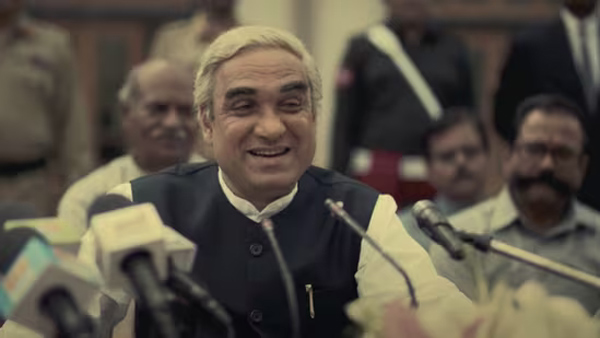 Main Atal Hoon box Office Collections Worldwide: Atal Bihari Vajpayees Biopic Box Office Report 