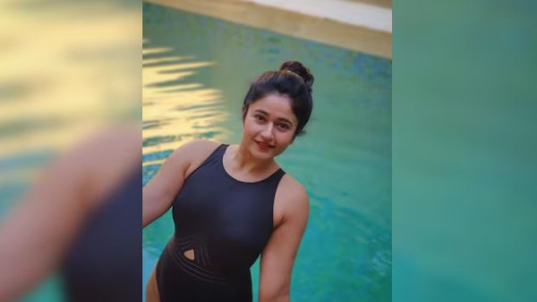  Heroine Poonam Bajwa Stunning Look Photos Goes Viral 