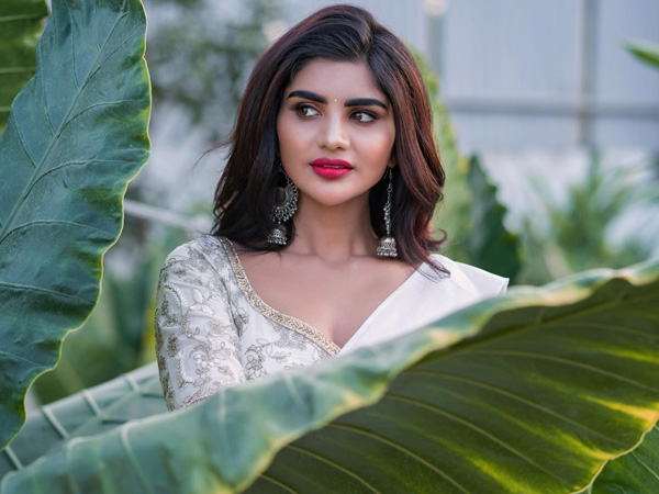 Babu Shocking Comments on Varsha Dressing in Jabardasth Show