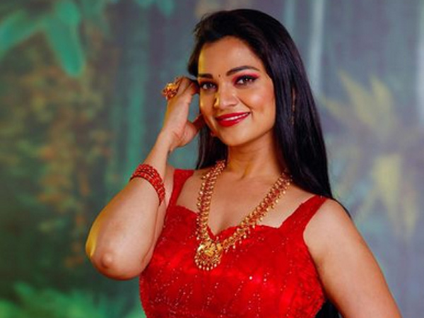 Tasty Teja Asked Kiss To Ashwini Sri In Latest Food Video