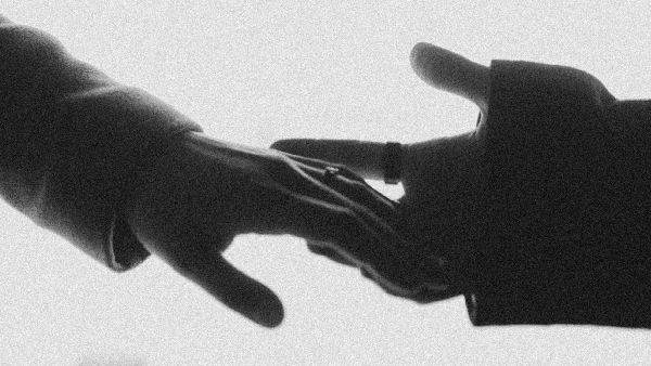 Umair Sandhu leaks Romantic Releationship of Bollywood Top Proudcer and Heroine Umair Sandhu leaks Romantic Releationship of Bollywood Top Proudcer and Heroine