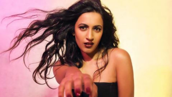  Mega Daughter Niharika Konidela Stunning Bikini Look Photos Goes Viral 