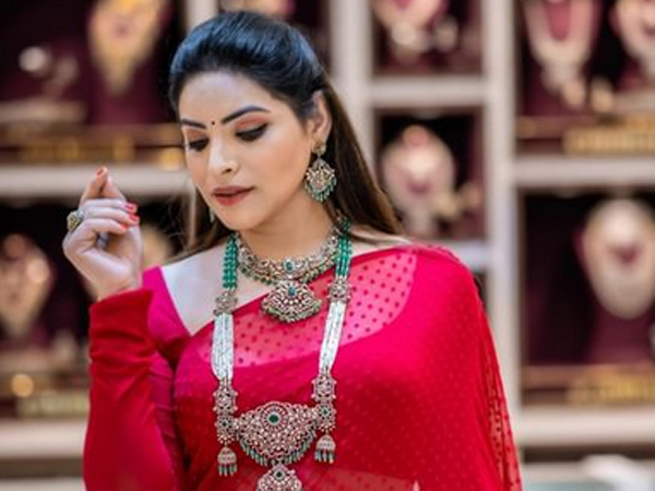 Jabardasth Fame Priyanka Singh Stunning Video Shakes Internet