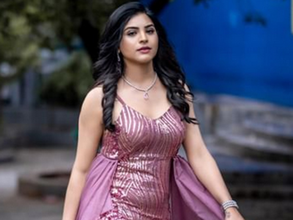 Jabardasth Fame Priyanka Singh Stunning Video Shakes Internet