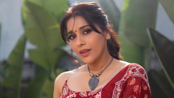 Anchor Rashmi Gautam Gives Clarity On Guntur kaaram Offer