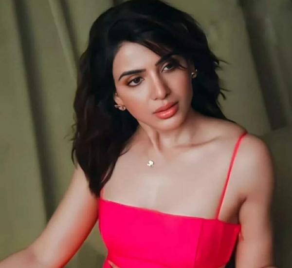 Top Heroine Samantha Ruth Prabhu Awesome Looking Photos Shakes Internet
