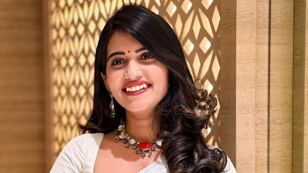 Pawan Kalyan Fans Trolls On Anchor Sravanthi Chokarapu