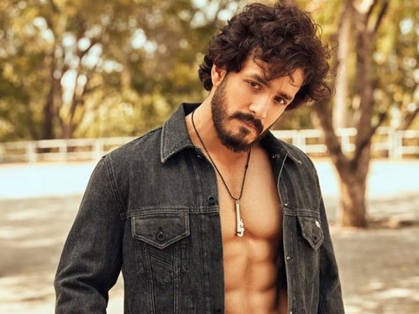 Astrologer Venuswamy shocking comments about akhil akkineni cinema carrer and professional life full details in story