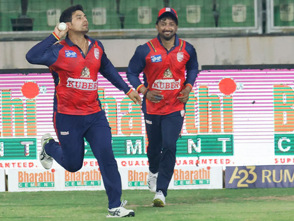 Who Will Win the Celebrity Cricket League CCL 2024 Title Is it tough fight between Karnataka Bulldozers Vs Bengal Tigers