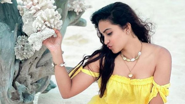 Anchor Deepika Pilli Latest Sizzling Video Gone Viral Anchor Deepika Pilli Latest Sizzling Video Gone Viral