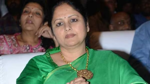 Tollywood Senior Heroine Jayasudha First Time Revealed Her Husband Suicide Reasons Tollywood Senior Heroine Jayasudha First Time Revealed Her Husband Suicide Reasons