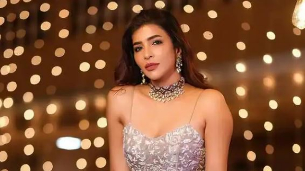 Tollywood Cute Beauty Manchu Laxmi Stunning Look Photos Goes Viral Tollywood Cute Beauty Manchu Laxmi Stunning Look Photos Goes Viral