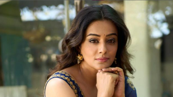 Tollywood Cute Beauty Priyamani Stunning Look Photos Goes Viral Tollywood Cute Beauty Priyamani Stunning Look Photos Goes Viral